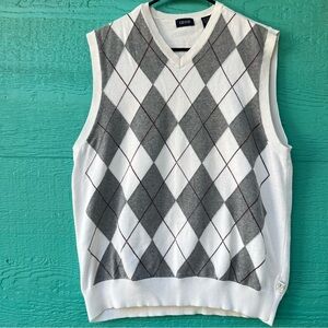 Izod Men's V-Neck Argyle Golf Sweater Vest Gray and White SIZE MEDIUM